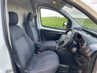 /photos/12586/27bb0a8c-3219-d003-e89f-3df02c2ce6cb_i320x240.jpg