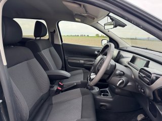 /photos/12586/3132f43f-1f1e-3ef1-a015-8ff9f12fdf63_i320x240.jpg
