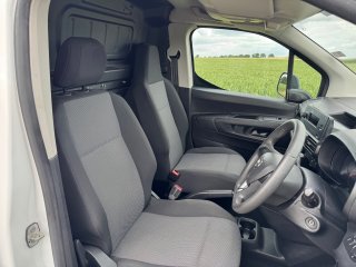 /photos/12586/826cb1b3-5bd6-7976-eb8c-cd9d7c04dcb5_i320x240.jpg