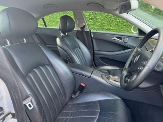 /photos/12586/921565e0-d18d-4c78-b04f-f63482f89220_i320x240.jpg